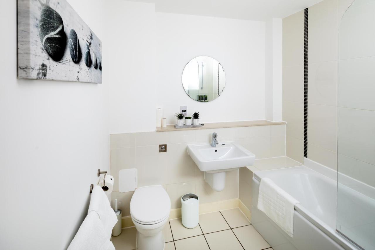 Stylish City Centre Apartment - Home From Home With Fully-Equipped Kitchen, Smart Tv, Netflix, Superfast Wifi, Free Parking, Self Check-In - By Brightleap Apartments Milton Keynes Exteriér fotografie