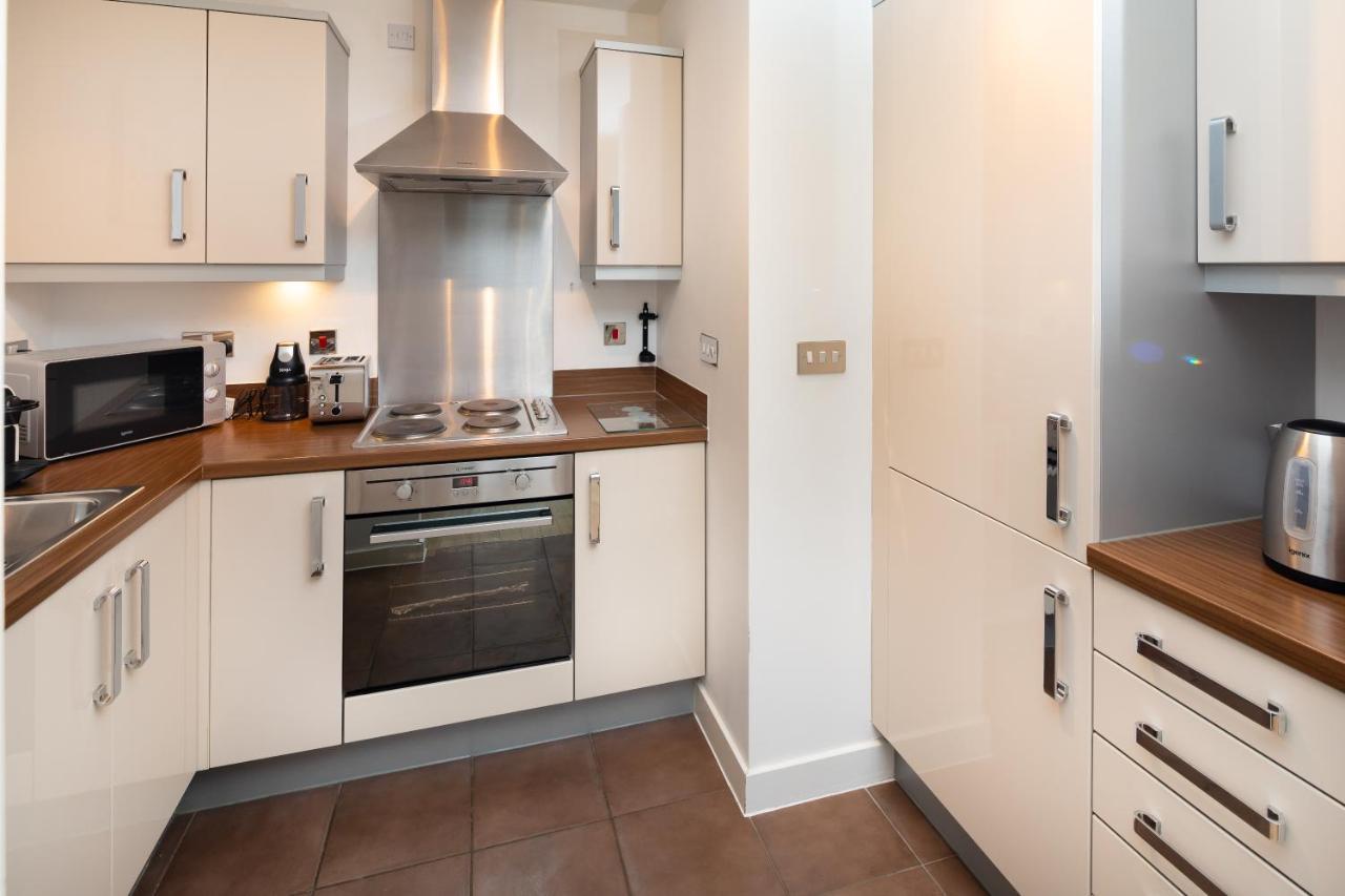 Stylish City Centre Apartment - Home From Home With Fully-Equipped Kitchen, Smart Tv, Netflix, Superfast Wifi, Free Parking, Self Check-In - By Brightleap Apartments Milton Keynes Exteriér fotografie