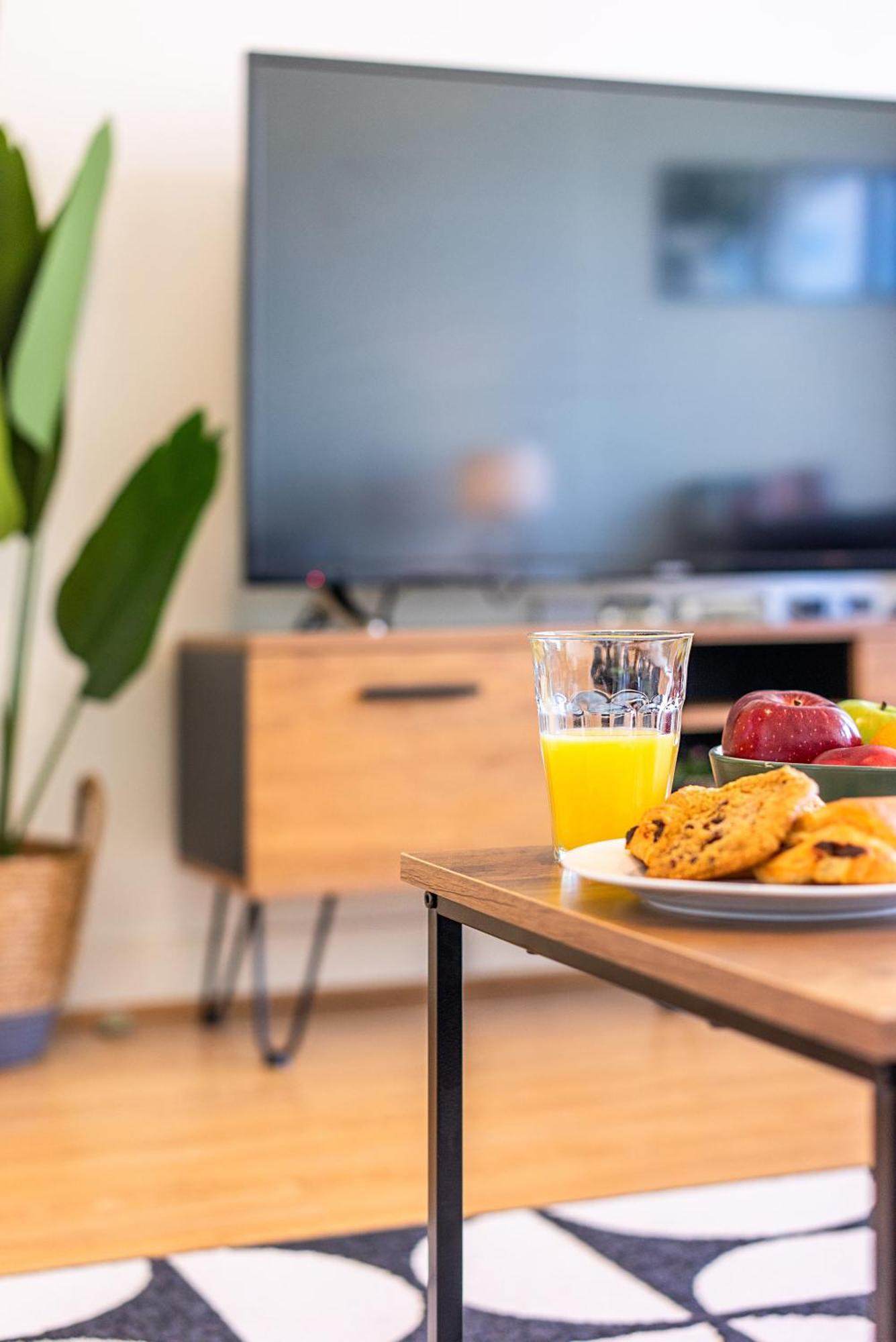 Stylish City Centre Apartment - Home From Home With Fully-Equipped Kitchen, Smart Tv, Netflix, Superfast Wifi, Free Parking, Self Check-In - By Brightleap Apartments Milton Keynes Exteriér fotografie