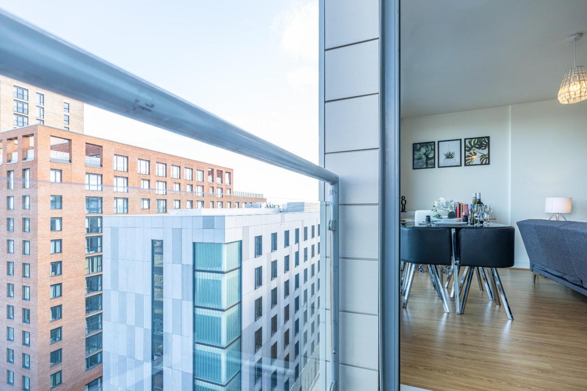 Stylish City Centre Apartment - Home From Home With Fully-Equipped Kitchen, Smart Tv, Netflix, Superfast Wifi, Free Parking, Self Check-In - By Brightleap Apartments Milton Keynes Exteriér fotografie